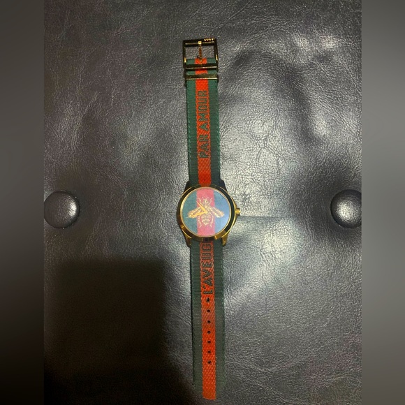 Gucci Jewelry - Authentic unisex Gucci watch